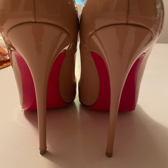 Christian Louboutin So Kate in Beige - Picture 6 of 10